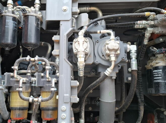 Hitachi ZX490LCH-7