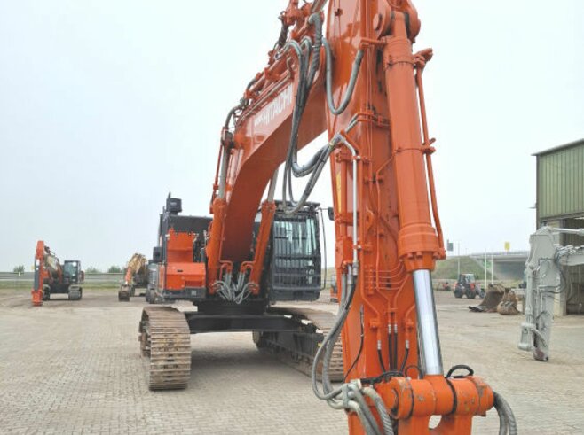 Hitachi ZX490LCH-7