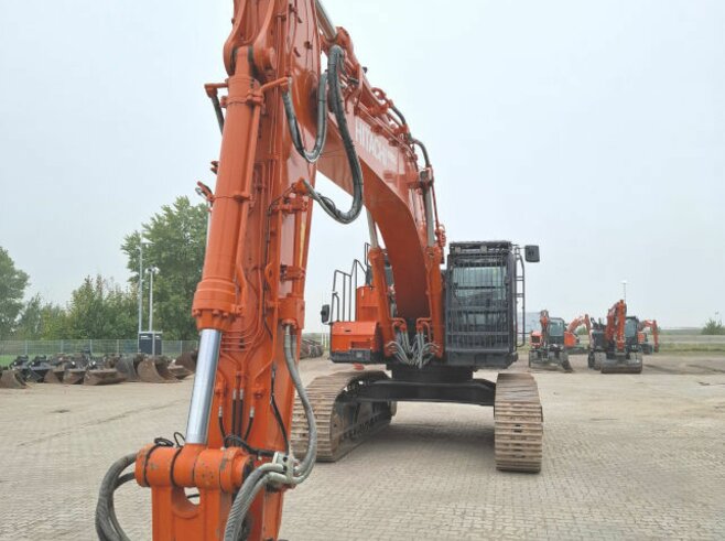 Hitachi ZX490LCH-7