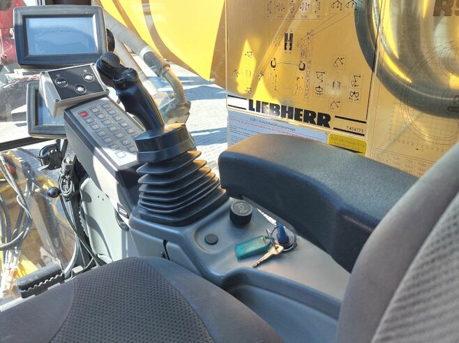 Liebherr R956LCV