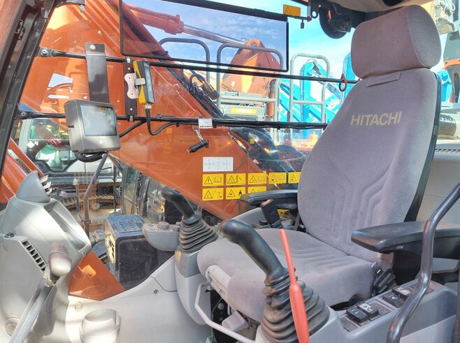 Hitachi ZX300LCN-6