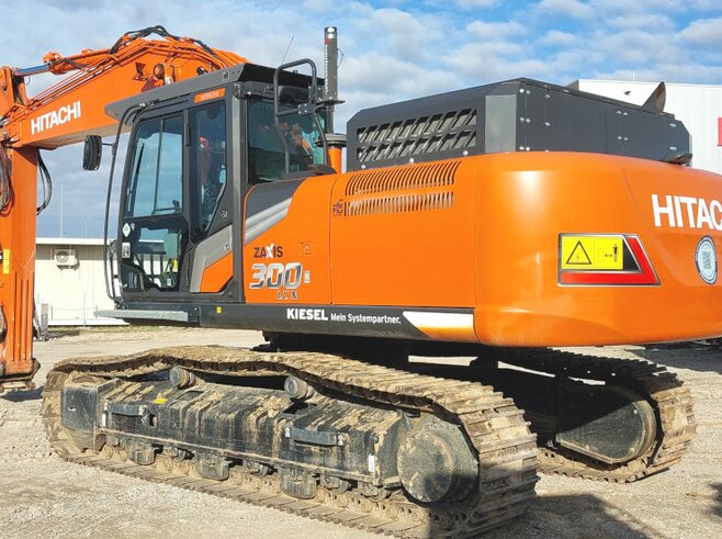 Hitachi ZX300LCN-7