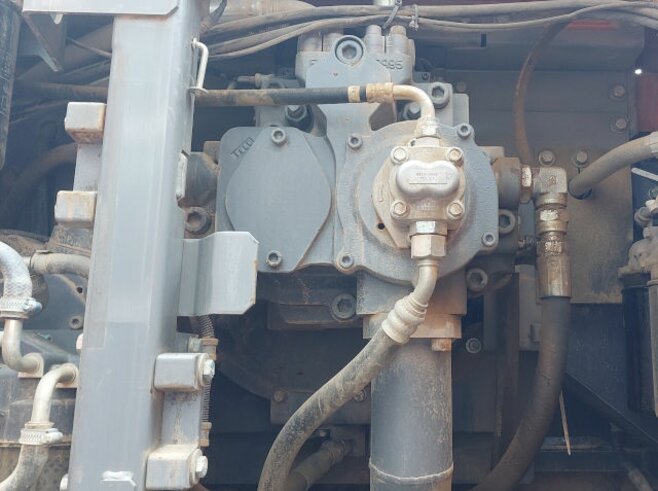 Hitachi ZX490LCH-7