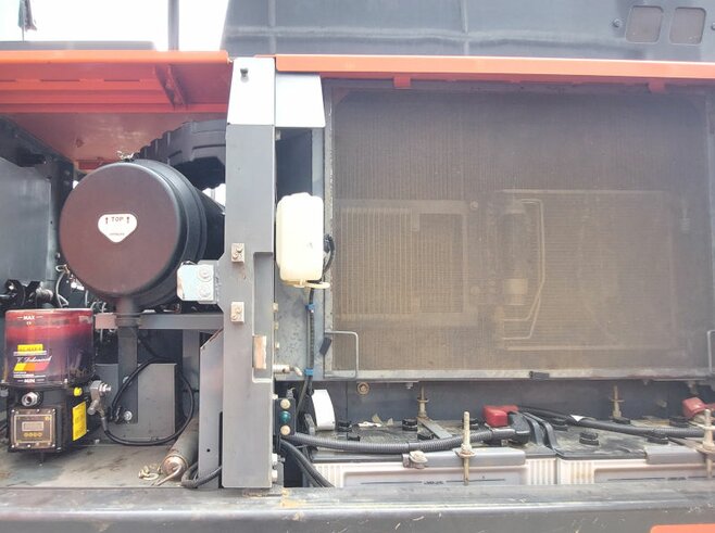 Hitachi ZX300LC-6 + Demarec DXS-50