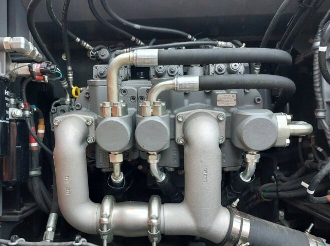 Hitachi ZX350LCN-7 20 m Longreach