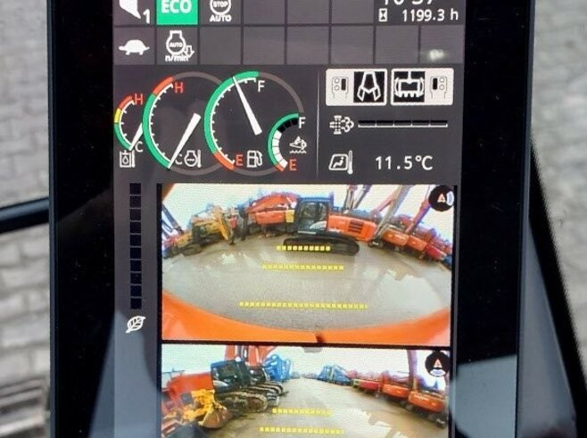 Hitachi ZX350LCN-7 20 m Longreach