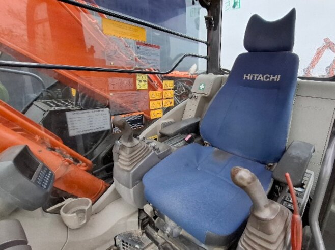 Hitachi ZX225USLC-3