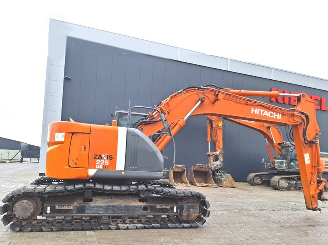 Hitachi ZX225USLC-3
