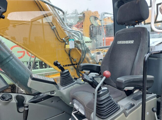 Liebherr R922 SLC
