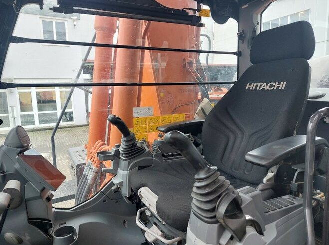 Hitachi ZX250LCN-7