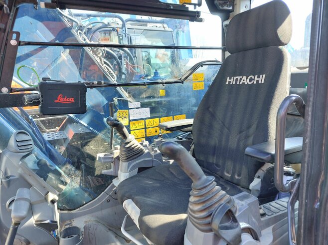 Hitachi ZX135US-7