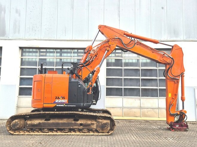 Hitachi ZX225USLC-6