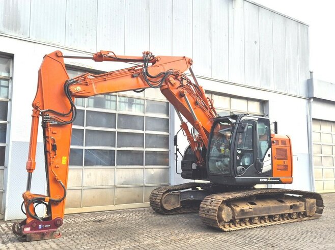 Hitachi ZX225USLC-6