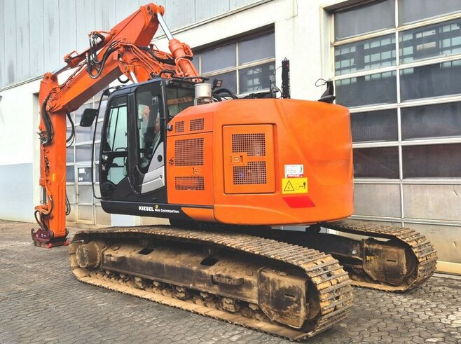 Hitachi ZX225USLC-6