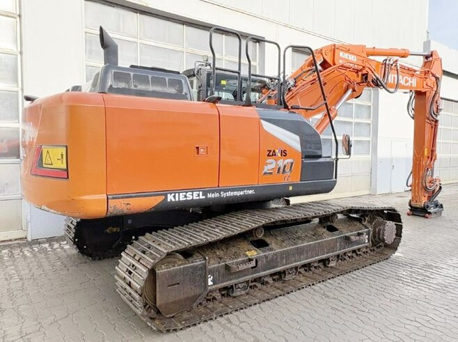 Hitachi ZX210LC-7