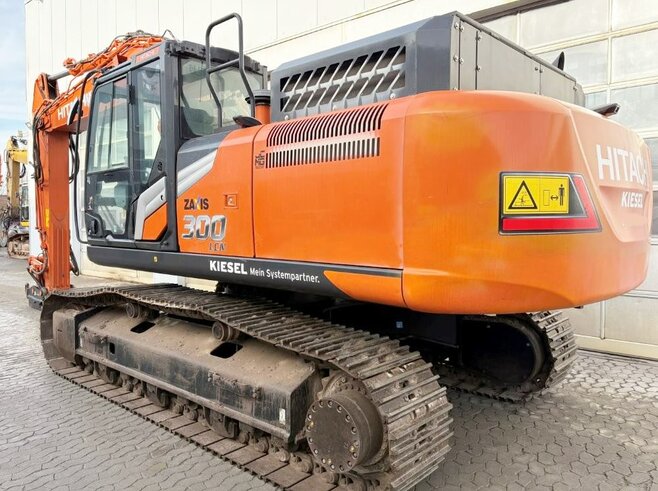 Hitachi ZX300LCN-7