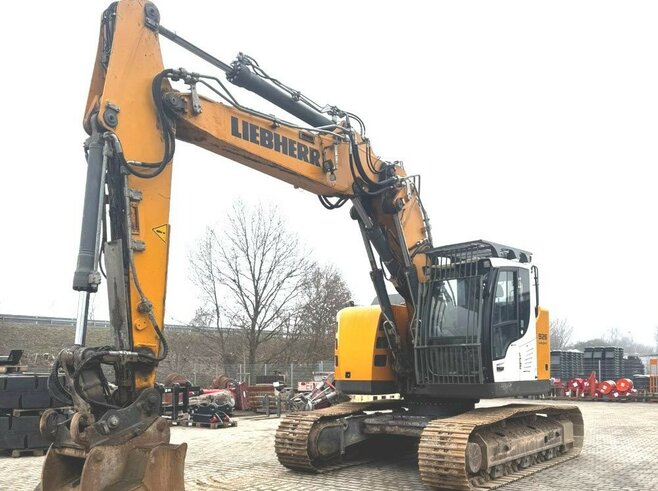 Liebherr R926 Compact