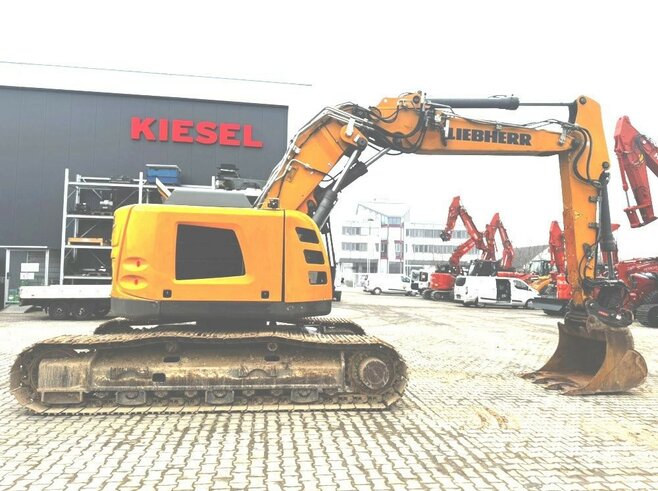 Liebherr R926 Compact