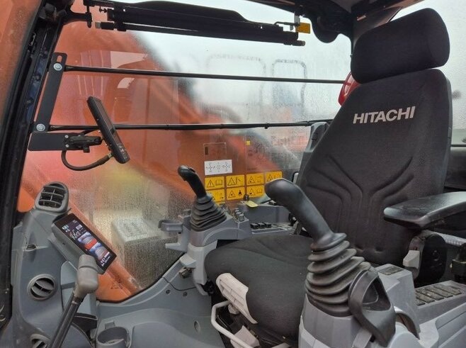 Hitachi ZX250LCN-7