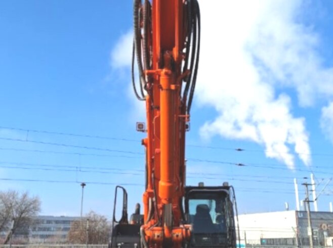 Hitachi ZX210LC-7