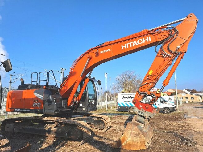 Hitachi ZX210LC-7