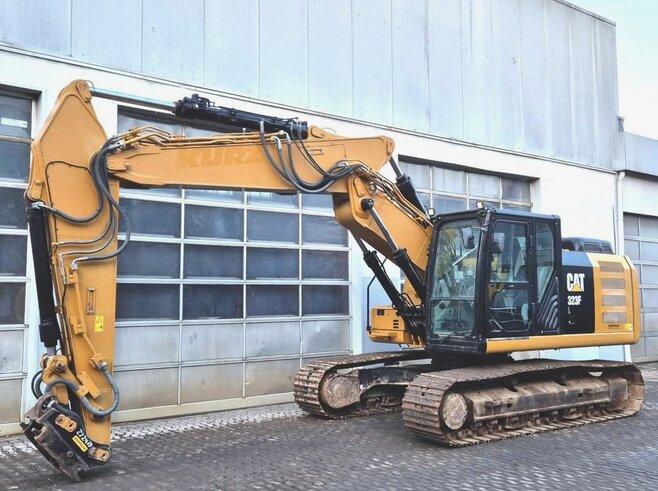 Caterpillar 323FL