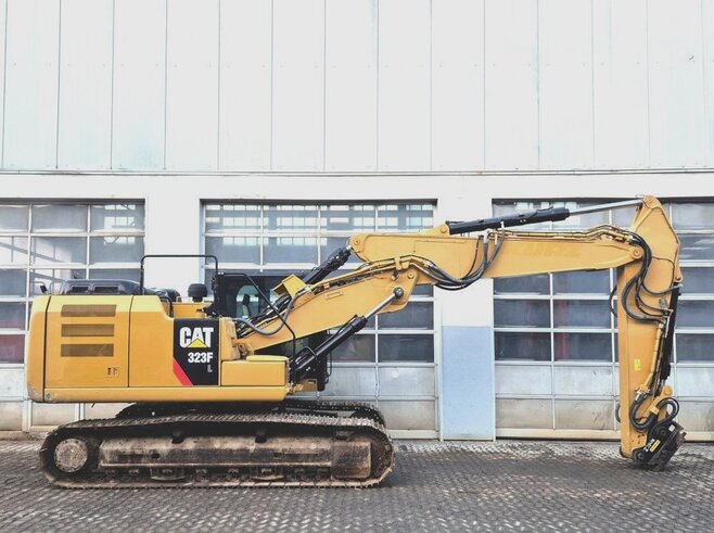 Caterpillar 323FL