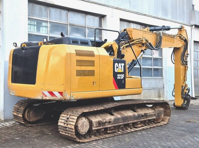 Caterpillar 323FL