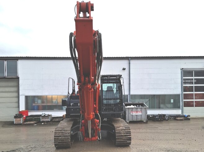 Hitachi ZX210LC-7