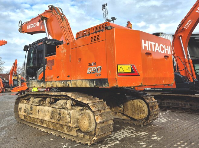Hitachi ZX690LCH-7
