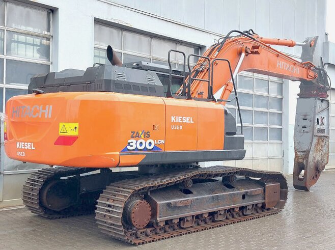 Hitachi ZX300LCN-6 +Demarec DXS-50