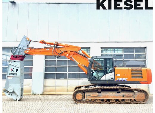 Hitachi ZX300LC-6 + Demarec DXS-50