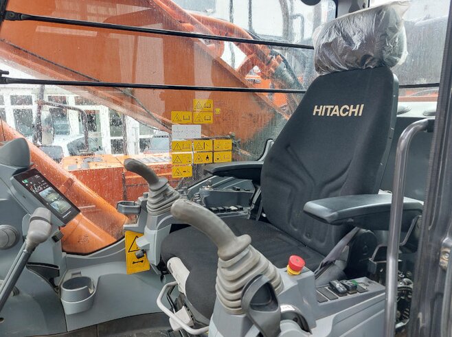 Hitachi ZX490LCH-7