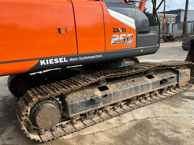 Hitachi ZX250LCN-7