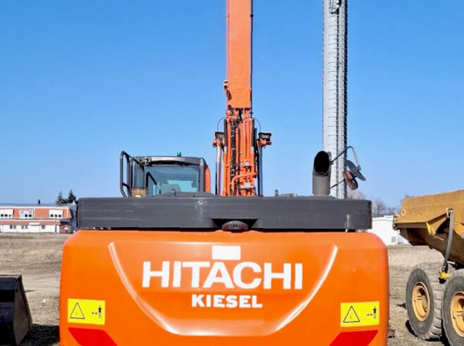 Hitachi ZX210LC-6 Teledipper