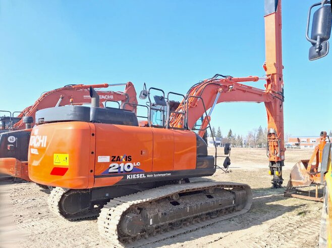 Hitachi ZX210LC-6 Teledipper