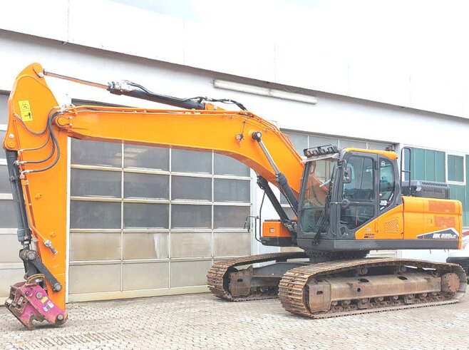Doosan DX235LC-7
