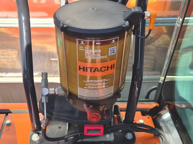 Hitachi ZX210LC-7