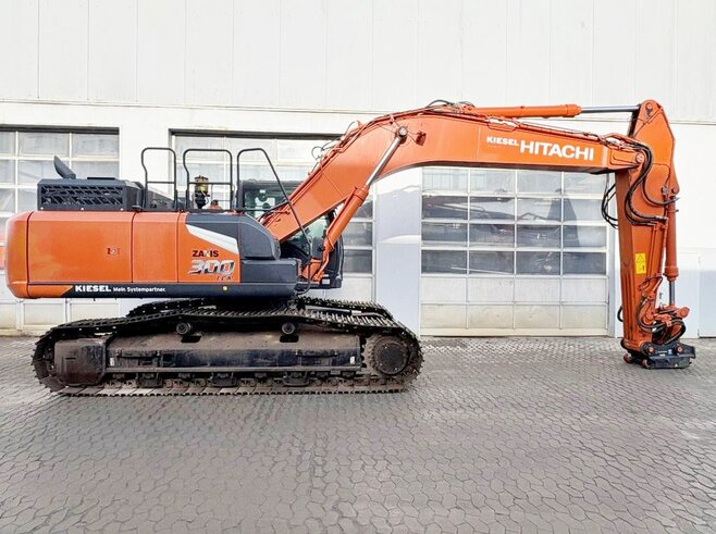 Hitachi ZX300LCN-7