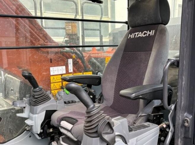 Hitachi ZX300LCN-7
