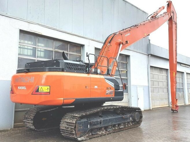 Hitachi ZX350LCN-7 20 m Longreach
