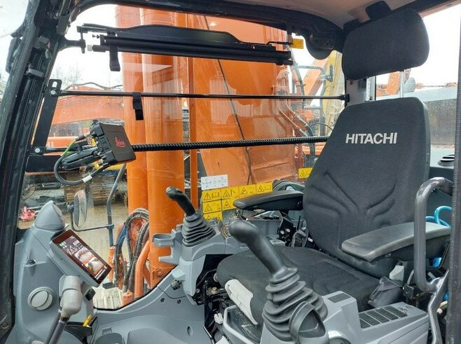 Hitachi ZX350LCN-7 20 m Longreach