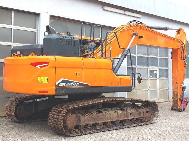 Doosan DX235LC-7
