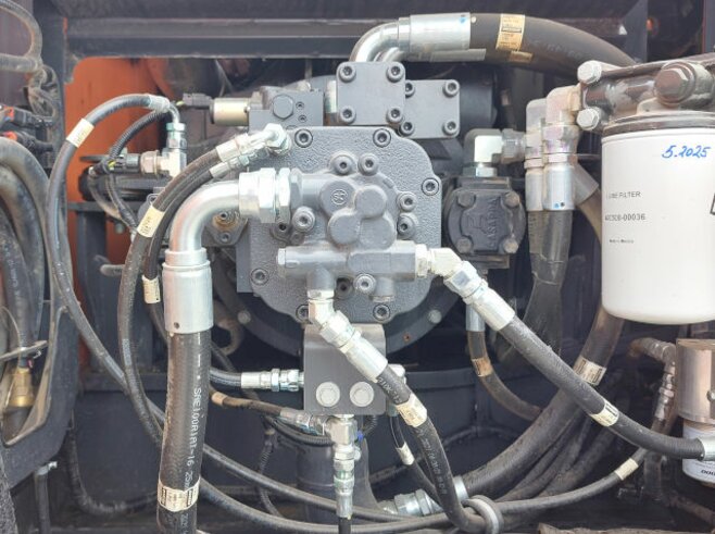 Doosan DX235LC-7