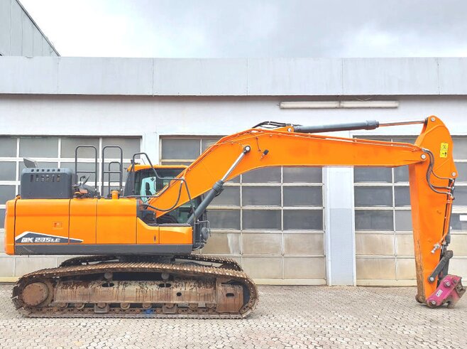 Doosan DX235LC-7
