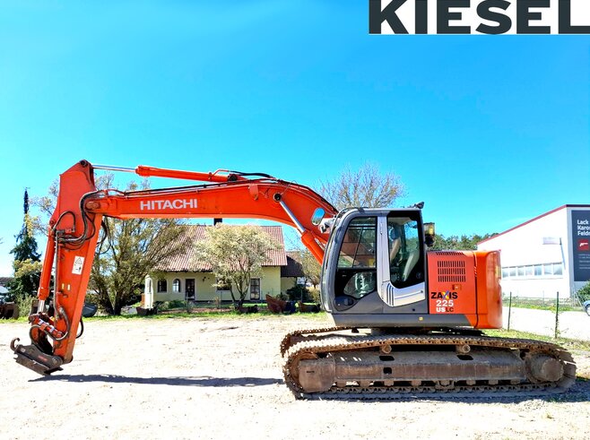 Hitachi ZX225USLC-3