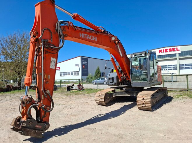 Hitachi ZX225USLC-3
