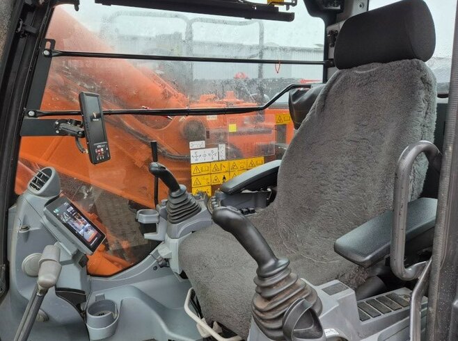 Hitachi ZX135US-7