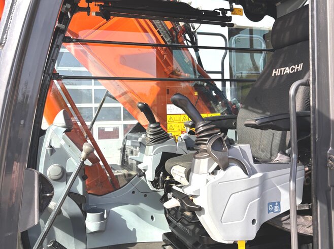 Hitachi ZX250LCN-7