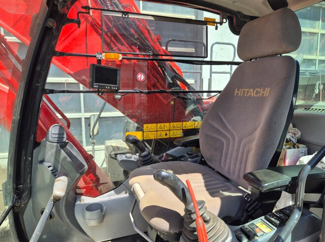 Hitachi ZX300LCN-6
